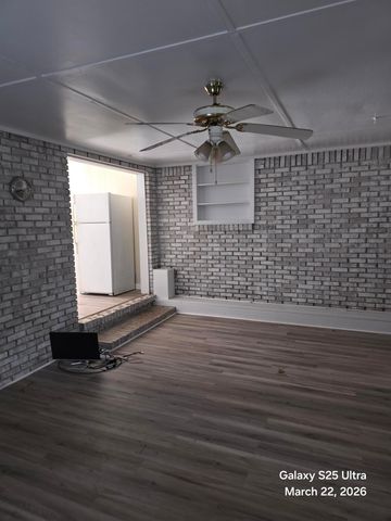 697 E Long Drive, Crestview, FL 32539