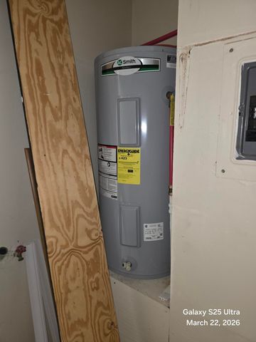 697 E Long Drive, Crestview, FL 32539