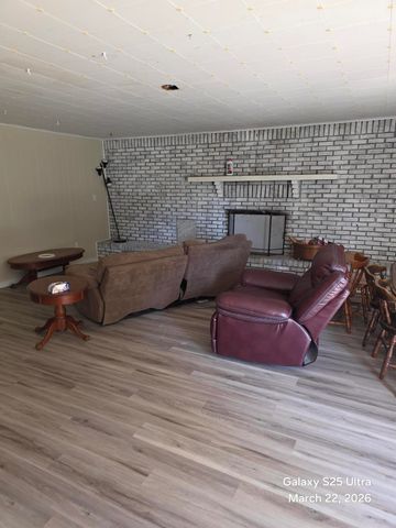 697 E Long Drive, Crestview, FL 32539