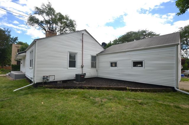 2020 N Rockton Avenue, Rockford, IL 61103
