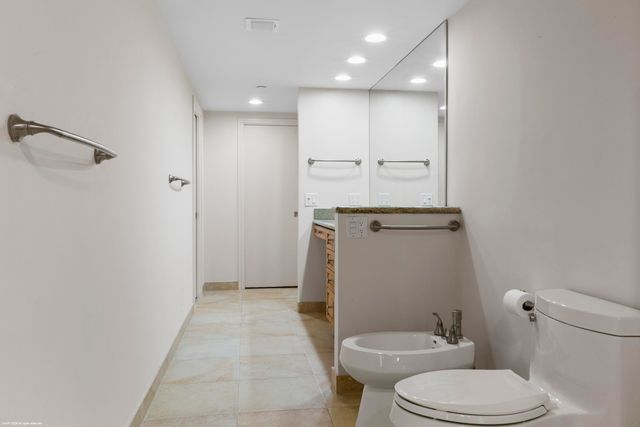 4000 N Ocean Drive 204, Singer Island, FL 33404