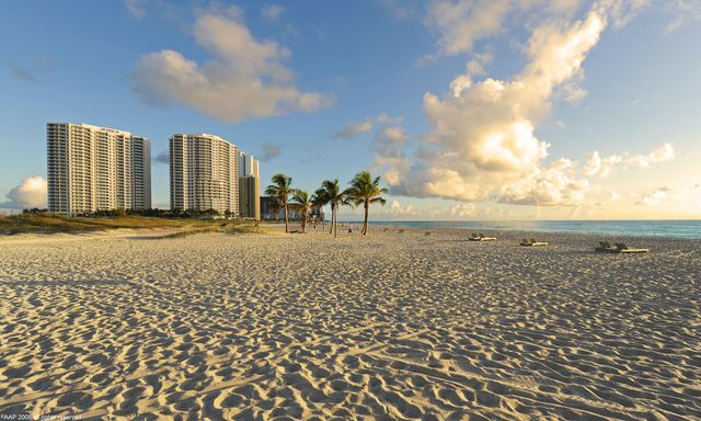 4000 N Ocean Drive 204, Singer Island, FL 33404