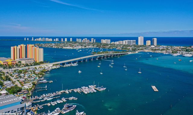 4000 N Ocean Drive 204, Singer Island, FL 33404