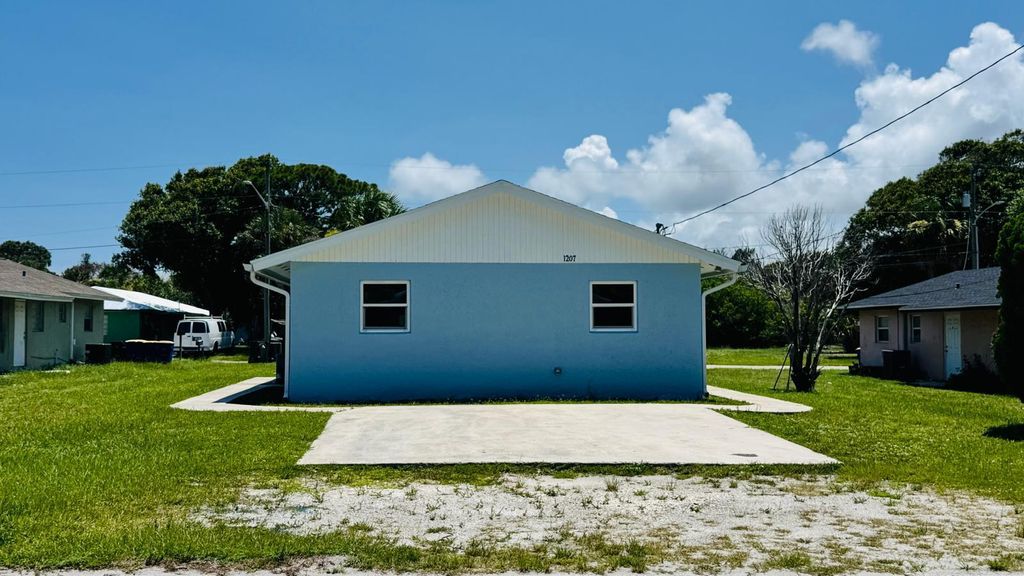 1207 Avenue K, Fort Pierce, FL 34950
