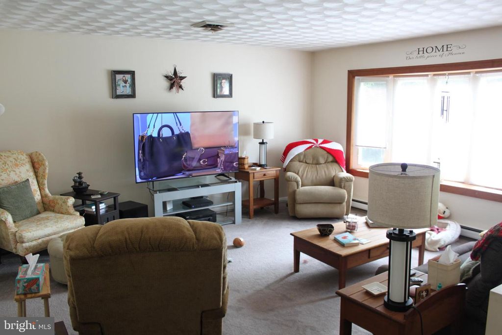 1780 SUNNYHILL LN, Dauphin, PA 17018