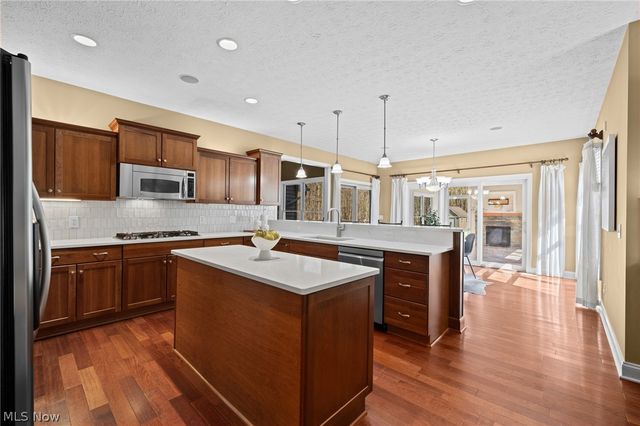11810 Edinboro Lane, Chagrin Falls, OH 44023