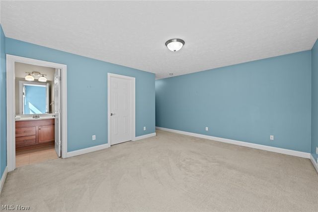 11810 Edinboro Lane, Chagrin Falls, OH 44023