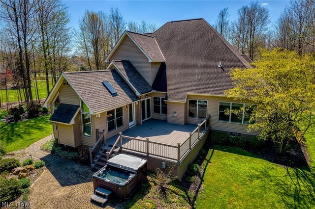 11810 Edinboro Lane, Chagrin Falls, OH 44023