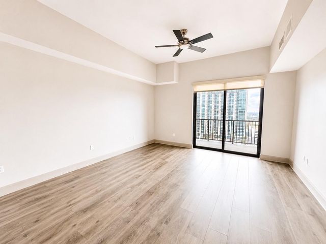 9787 Katy Freeway 1716, Houston, TX 77024