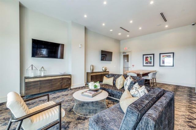 9787 Katy Freeway 1716, Houston, TX 77024
