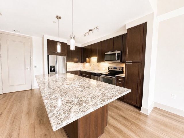 9787 Katy Freeway 1716, Houston, TX 77024