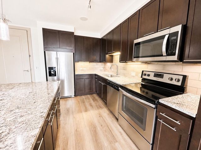 9787 Katy Freeway 1716, Houston, TX 77024