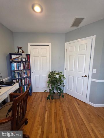 25 COLUMBIA AVE, Trenton, NJ 08618