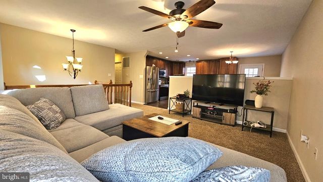 54 MAGNOLIA DR, Front Royal, VA 22630