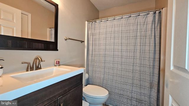 54 MAGNOLIA DR, Front Royal, VA 22630