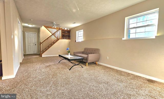 54 MAGNOLIA DR, Front Royal, VA 22630