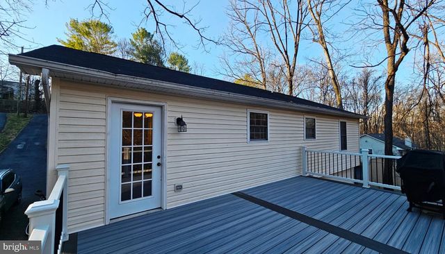 54 MAGNOLIA DR, Front Royal, VA 22630