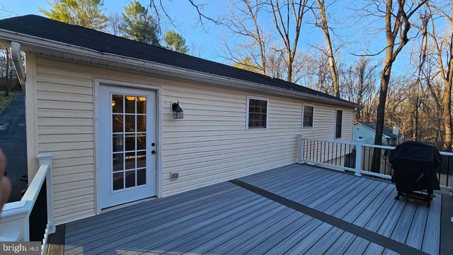 54 MAGNOLIA DR, Front Royal, VA 22630