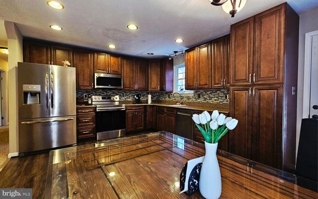 54 MAGNOLIA DR, Front Royal, VA 22630