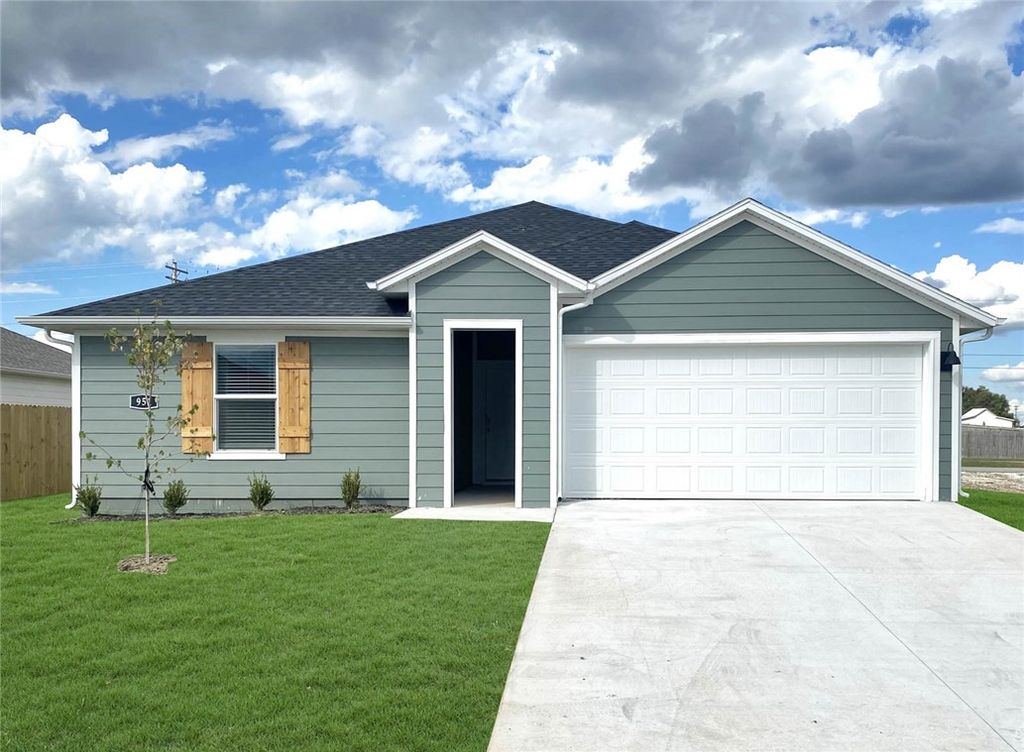 540 Raegan Street, Prairie Grove, AR 72753