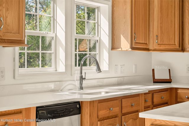 36 Old Baltus Court, Athens, NY 12015