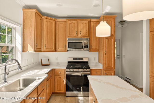 36 Old Baltus Court, Athens, NY 12015