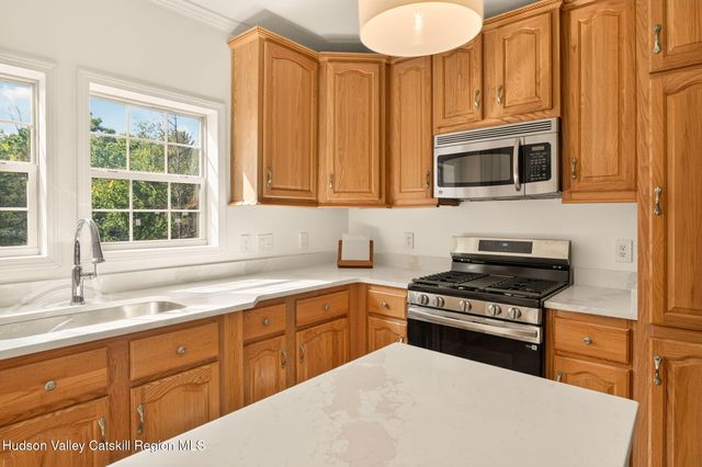 36 Old Baltus Court, Athens, NY 12015