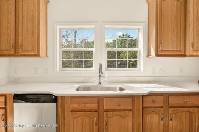 36 Old Baltus Court, Athens, NY 12015