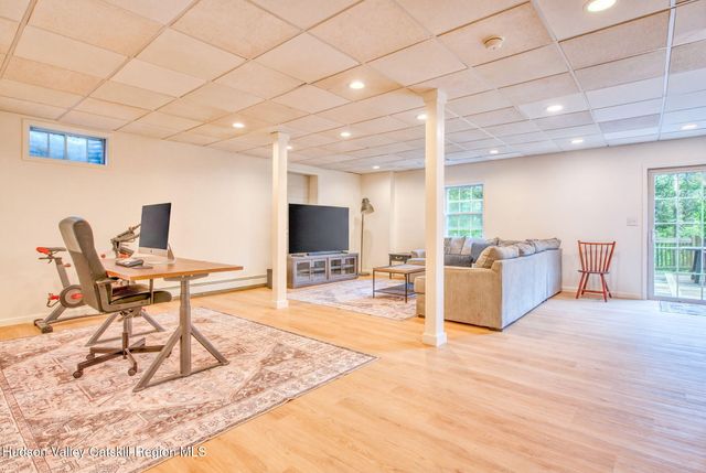 36 Old Baltus Court, Athens, NY 12015