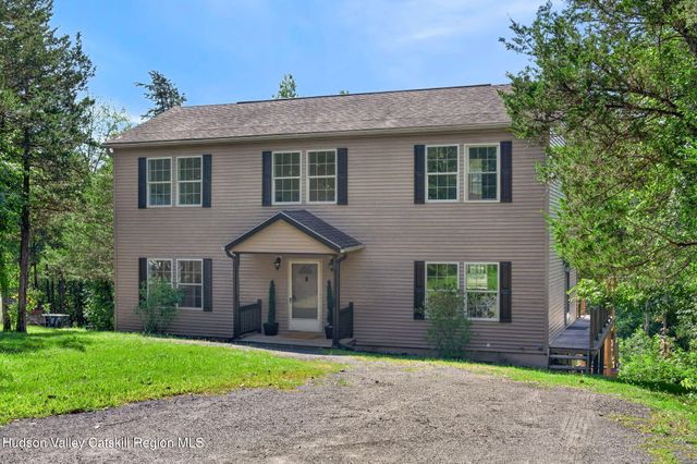 36 Old Baltus Court, Athens, NY 12015