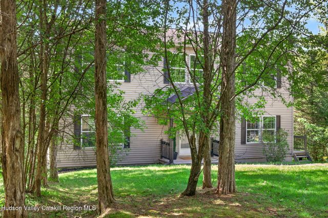 36 Old Baltus Court, Athens, NY 12015