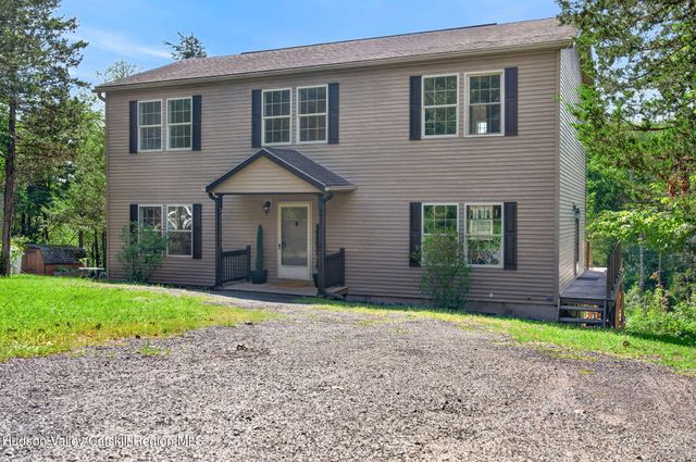 36 Old Baltus Court, Athens, NY 12015