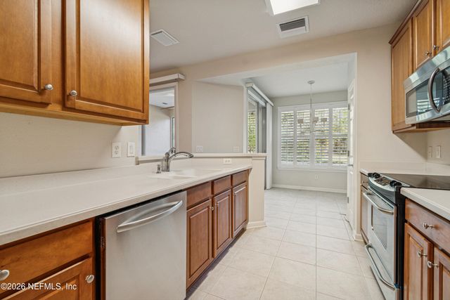 8623 LITTLE SWIFT Circle 29G, Jacksonville, FL 32256