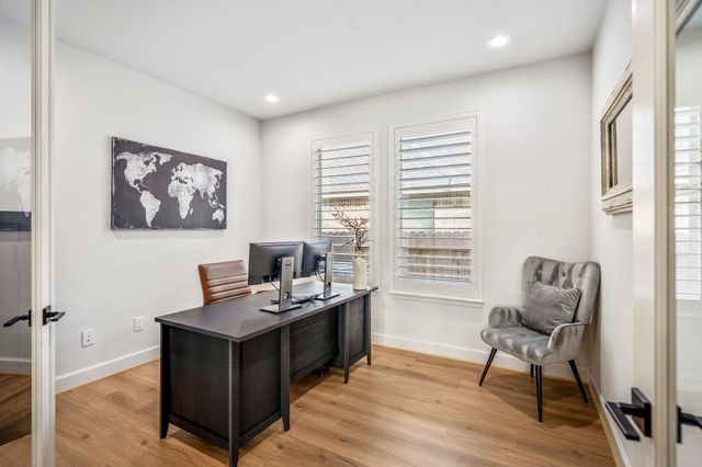 304 Mullins Court, Montgomery, TX 77316
