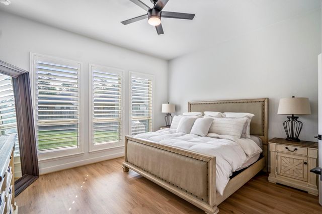 304 Mullins Court, Montgomery, TX 77316