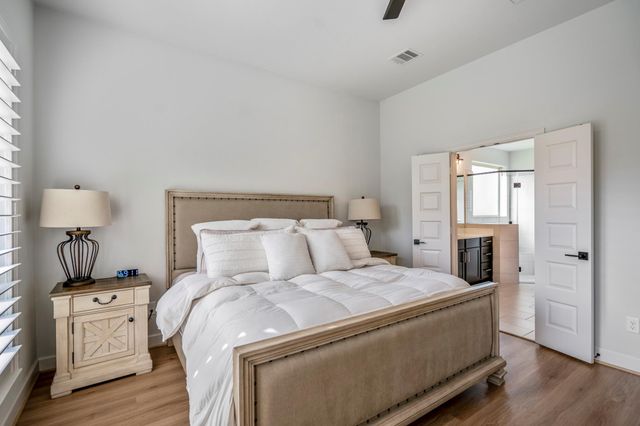 304 Mullins Court, Montgomery, TX 77316