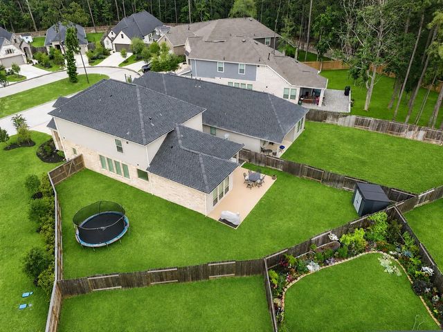 304 Mullins Court, Montgomery, TX 77316