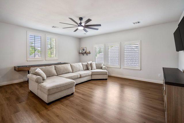 304 Mullins Court, Montgomery, TX 77316