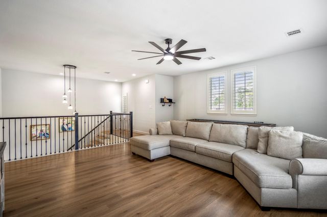 304 Mullins Court, Montgomery, TX 77316