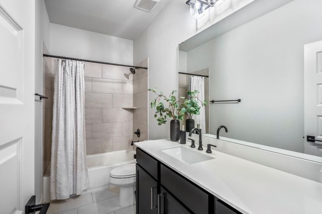 304 Mullins Court, Montgomery, TX 77316