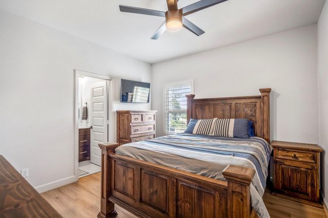 304 Mullins Court, Montgomery, TX 77316