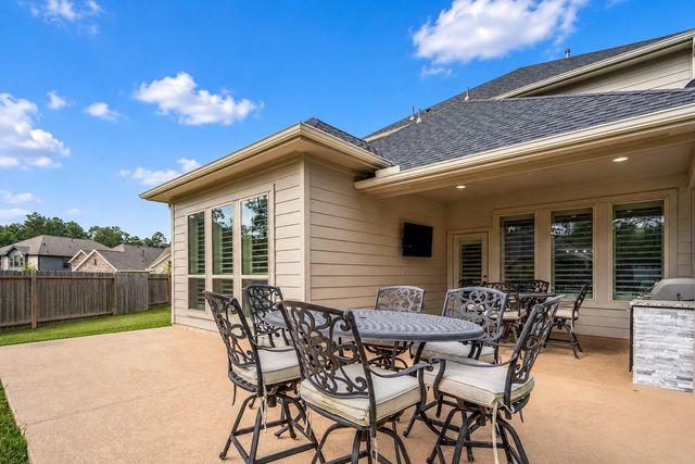 304 Mullins Court, Montgomery, TX 77316