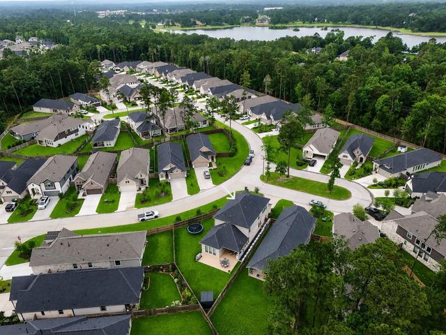 304 Mullins Court, Montgomery, TX 77316