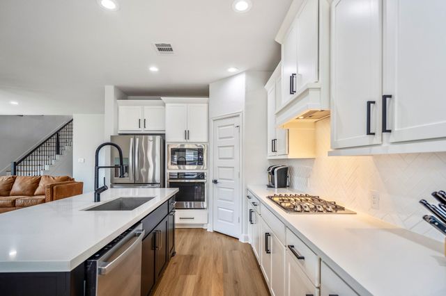 304 Mullins Court, Montgomery, TX 77316