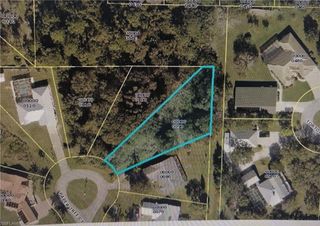 15570 Paper Tree CT, North Fort Myers, FL 33917