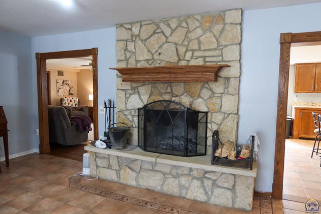 2021 Morningside Dr, Emporia, KS 66801