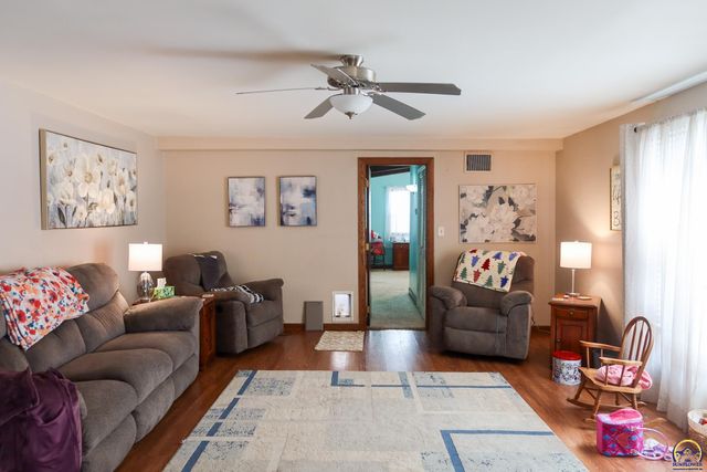 2021 Morningside Dr, Emporia, KS 66801