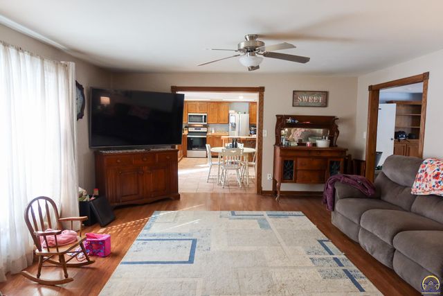 2021 Morningside Dr, Emporia, KS 66801