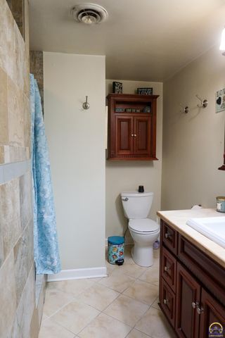 2021 Morningside Dr, Emporia, KS 66801