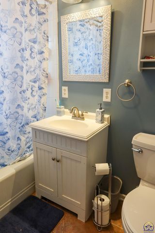 2021 Morningside Dr, Emporia, KS 66801